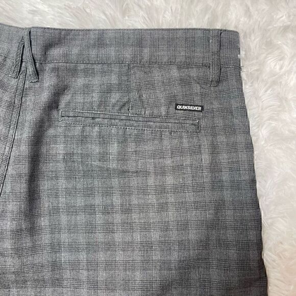 QUIKSILVER Shorts Grey Plaid Casual Mens Size 36 Regular Fit 9" Inseam - Picture 8 of 10